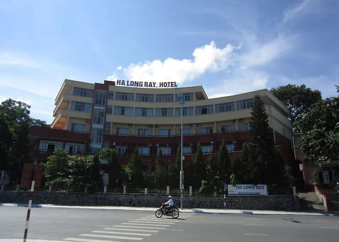 Bay Khách sạn 3*