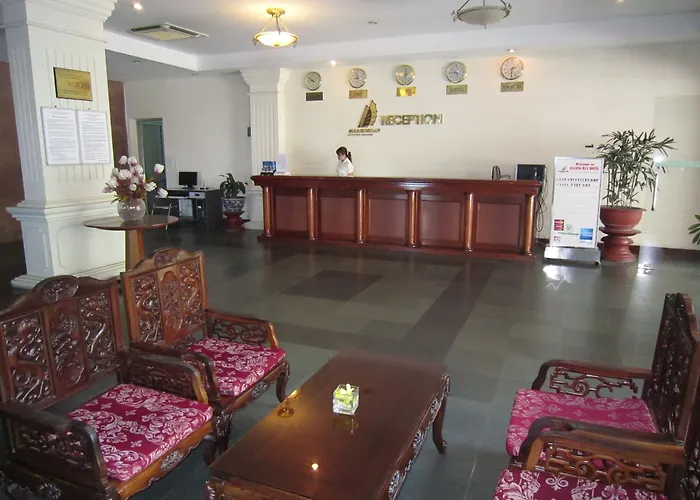 Bay Khách sạn 3*