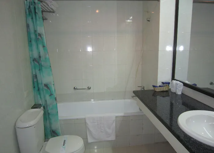 Bay Khách sạn 3*
